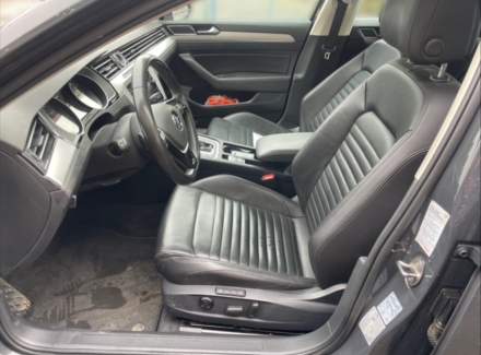 Volkswagen - Passat