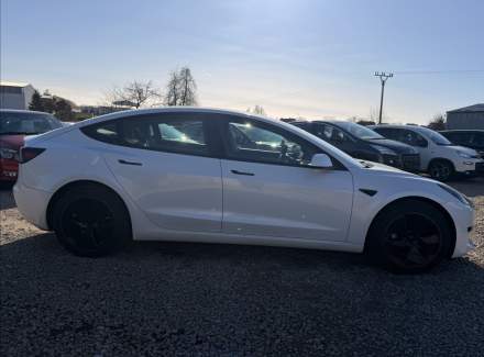 Tesla - Model 3