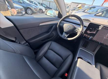 Tesla - Model 3
