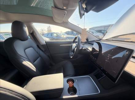 Tesla - Model 3