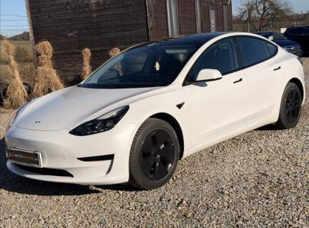 Tesla - Model 3