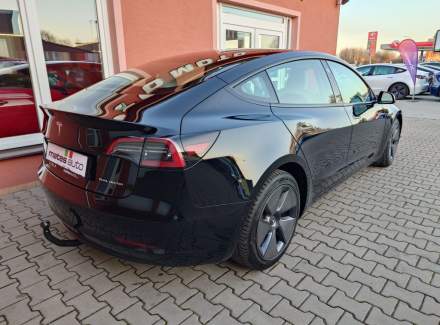 Tesla - Model 3