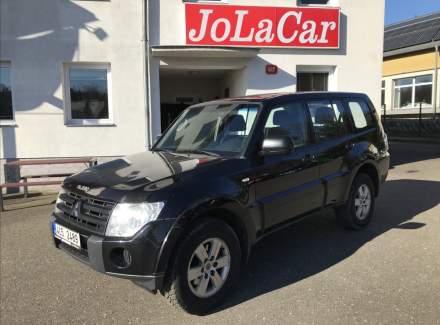 Mitsubishi - Pajero
