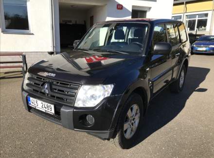 Mitsubishi - Pajero