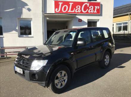 Mitsubishi - Pajero
