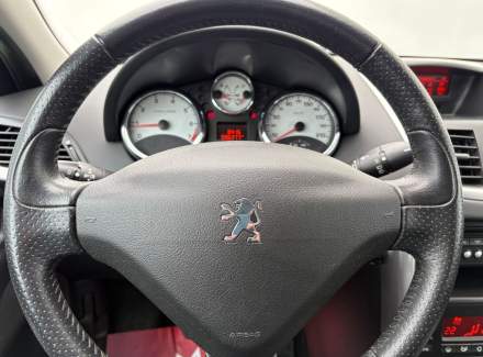 Peugeot - 207