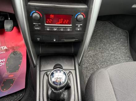 Peugeot - 207