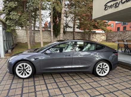 Tesla - Model 3