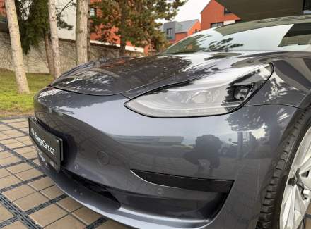 Tesla - Model 3