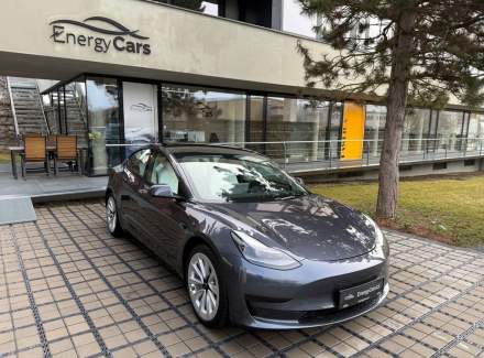 Tesla - Model 3