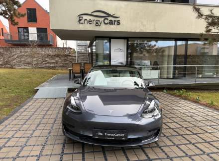 Tesla - Model 3