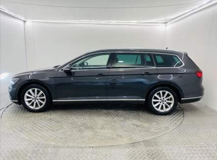 Volkswagen - Passat