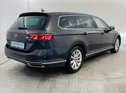 Volkswagen - Passat