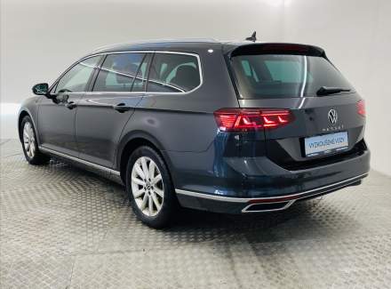 Volkswagen - Passat
