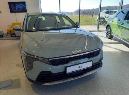 Kia - K4