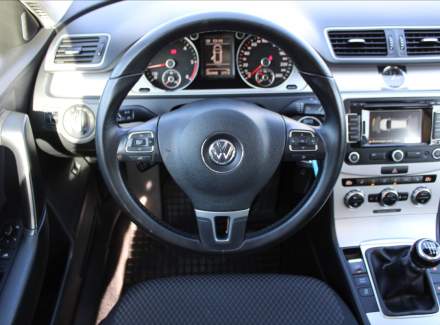 Volkswagen - Passat