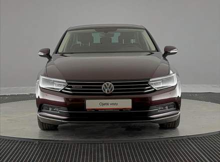 Volkswagen - Passat