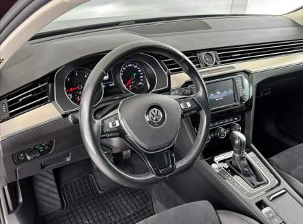 Volkswagen - Passat