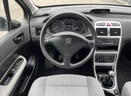 Peugeot - 307