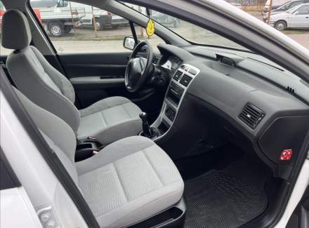 Peugeot - 307