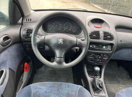 Peugeot - 206