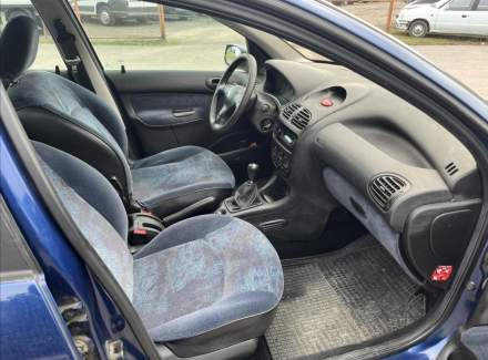 Peugeot - 206