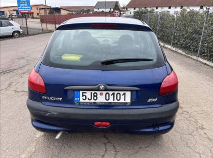 Peugeot - 206