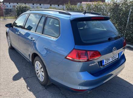 Volkswagen - Golf