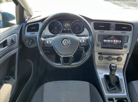 Volkswagen - Golf
