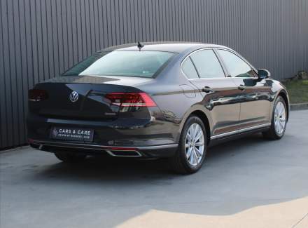 Volkswagen - Passat