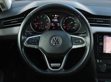 Volkswagen - Passat