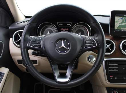 Mercedes-Benz - GLA