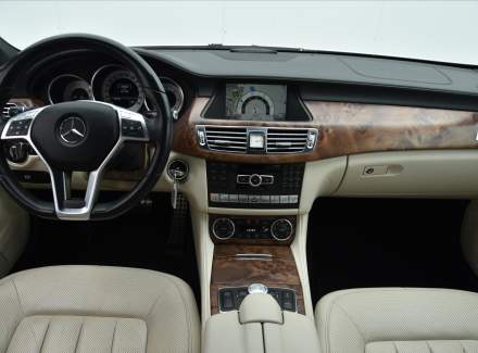 Mercedes-Benz - CLS