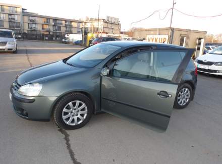 Volkswagen - Golf