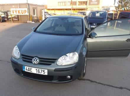 Volkswagen - Golf
