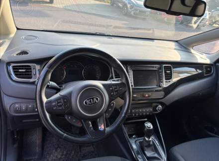 Kia - Carens