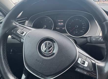 Volkswagen - Passat