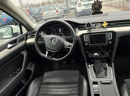 Volkswagen - Passat