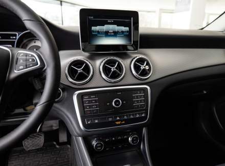 Mercedes-Benz - GLA