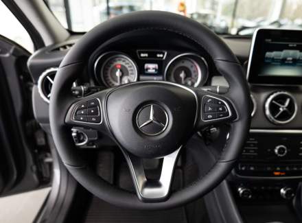 Mercedes-Benz - GLA