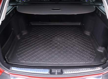 Mercedes-Benz - C-class