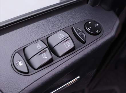 Mercedes-Benz - Viano