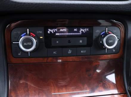 Volkswagen - Touareg