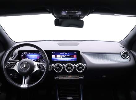 Mercedes-Benz - GLA