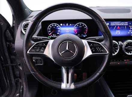 Mercedes-Benz - GLA