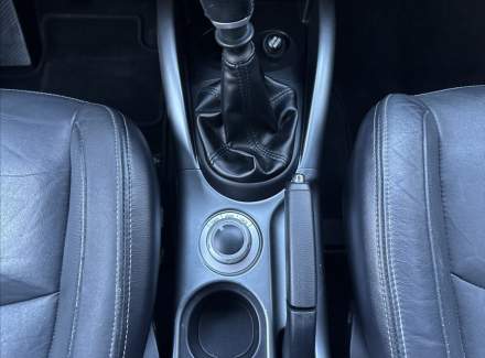 Mitsubishi - Outlander