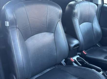 Mitsubishi - Outlander