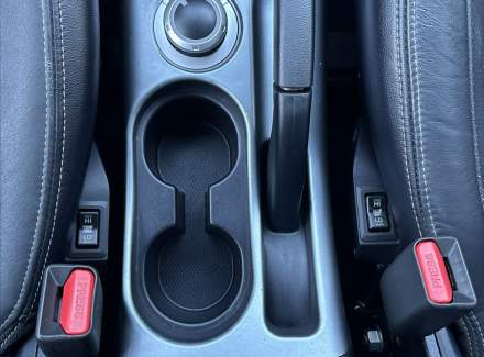 Mitsubishi - Outlander