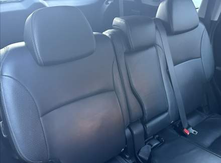 Mitsubishi - Outlander