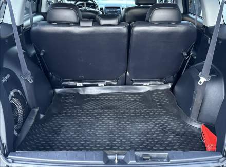 Mitsubishi - Outlander